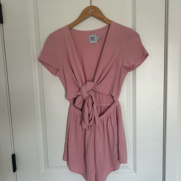 Princess Polly Ragnar Tie-Front Romper Pink Size 2 - Picture 3 of 5
